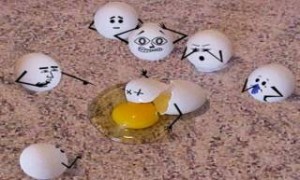 Από που προέρχεται η φράση: Αυγά σου καθαρίζουν;