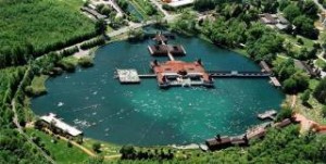 Η μεγαλύτερη γεωθερμική λίμνη της Ευρώπης (εικονες)