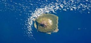 Το πιο απομονωμένο νησί του κόσμου [εικόνες]