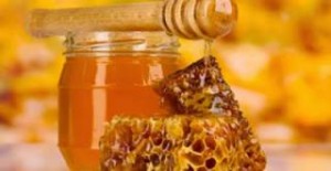 Το μέλι είναι φάρμακο. Οι θεραπείες που προσφέρει σε λίστα !
