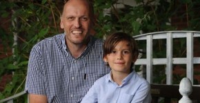 Πατέρας και γιος διαγνώστηκαν με καρκίνο στον εγκέφαλο με μόλις μερικές εβδομάδες διαφορά ο ένας από τον άλλον 
