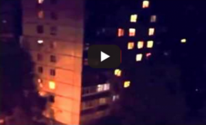 Πανικός στα sosial με το τρομακτικό βίντεο που δείχνει ΤΕΡΑΣΤΙΟ έντομο να σκαρφαλώνει σε πολυκατοικία στη Ρωσία! Πρέπει να το δείτε…