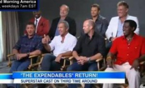 Mel Gibson: Δεν τον άντεξε η καρέκλα - Έσπασε ενώ βρίσκονταν on air!