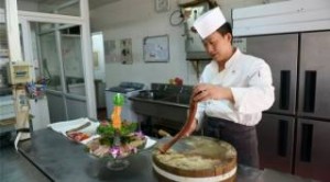 Χρυσές δουλειές για το εστιατόριο στο Πεκίνο που σερβίρει… πέη! 