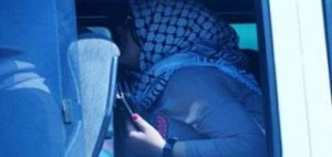 Mε smartphones και tablets καταφθάνουν οι «εξαθλιωμένοι» λαθρομετανάστες! [βίντεο]