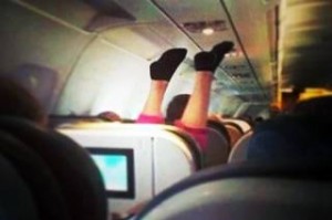 Αυτοί είναι οι πιο αγενείς επιβάτες - Αντιμετωπίζουν το αεροσκάφος σαν το δικό τους σπίτι... (ΦΩΤΟ)