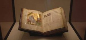 Στο Άγιο Όρος ξανά σπάνιο βυζαντινό χειρόγραφο - Είχε κλαπεί και βρίσκονταν σε μουσείο στις ΗΠΑ [εικόνες]