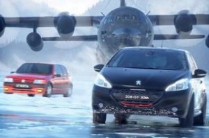 Η απίθανη διαφήμιση των Peugeot 205 GTi και 208 GTi που θυμίζει ταινία του James Bond! (VIDEO)
