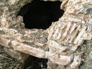  Αληθεύει ότι σε σπήλαια στην Κρήτη βρέθηκαν αρχαία ρομπότ και οι μυστικές υπηρεσίες κάλυψαν το γεγονός;