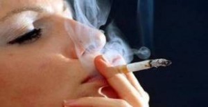 Εκθεση του ΟΟΣΑ: Πρώτοι στο τσιγάρο οι Ελληνες, αλλά τελευταίοι στους θανάτους!
