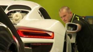 Έτσι κατασκευάζεται η εξωτική Porsche 918 Spyder (VIDEO)