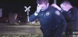 ΗΠΑ: Αστυνομικός κλαίει απαρηγόρητα γιατί σκότωσε άοπλο ύποπτο [βίντεο]