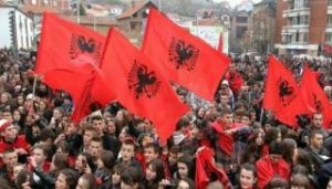Αλβανοί του Κοσόβου αλλάζουν θρησκεία, αποκηρύσσουν την υπηκοότητα τους και δηλώνουν... ομοφυλόφιλοι για να πάρουν άσυλο!