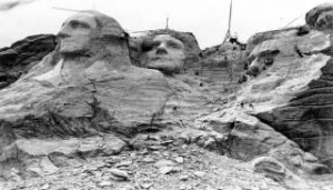 Όρος Ράσμορ: Πώς οι Αμερικανοί σκάλισαν στο βράχο τα πρόσωπα των Προέδρων τους