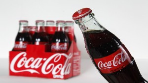 12 άλλες χρήσεις της Coca-Cola που θα σας αφήσουν με το στόμα ανοιχτό!!!