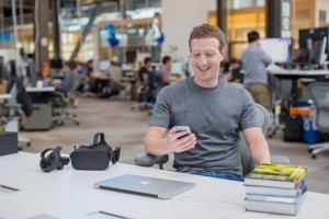 O Mark Zuckerberg απαντά σε ερώτηση του Stephen Hawking!