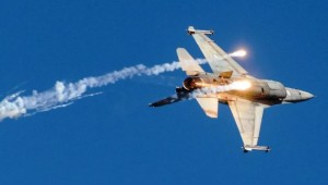 RIAT 2015: Το F-16 της ομάδας «Ζεύς» της ΠΑ καθήλωσε το κοινό στο Fairford