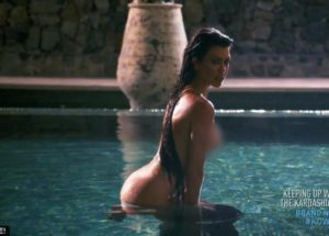 Kourtney Kardashian: Γιόρτασε τη γιορτή της μητέρας με μια... ολόγυμνη φωτογραφία στο instagram!