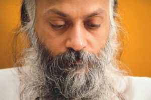 Osho: Συνέχεια καταπιέζεις το θυμό, το μίσος, τη ζήλια, τη κτητικότητα και σιγά σιγά βρίσκεις πως έχεις γίνει όλα όσα έχεις καταπιέσει.