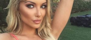 Lindsey Pelas: Κορμί «φωτιά» και αισθησιακές πόζες (φωτό)