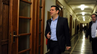 Ακουσε τη λέξη μολότοφ ο κ. Τσίπρας και αποφάσισε να απαντήσει με αστειάκι στον κ. Τζαβάρα: «Και τι κακό έχουν οι μολότοφ;».