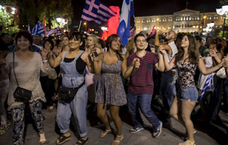 Aυτοί ΑΠΟΦΑΣΙΖΟΥΝ για τη ζωή σου! Zουν ανάμεσά μας, ψηφίζουν και κερδάνε!