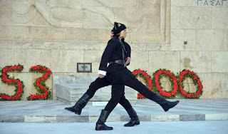 Δέος στην αλλαγή Φρουράς με τους Πόντιους Εύζωνες στο Σύνταγμα (βίντεο-φωτο)