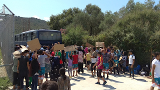 ΜΑΣ ΕΦΕΡΑΝ ΤΟΝ ΠΟΛΕΜΟ - Σκοτωμός μεταξύ αραβόφωνων και Αφγανών στη Μόρια - 12 τραυματίες