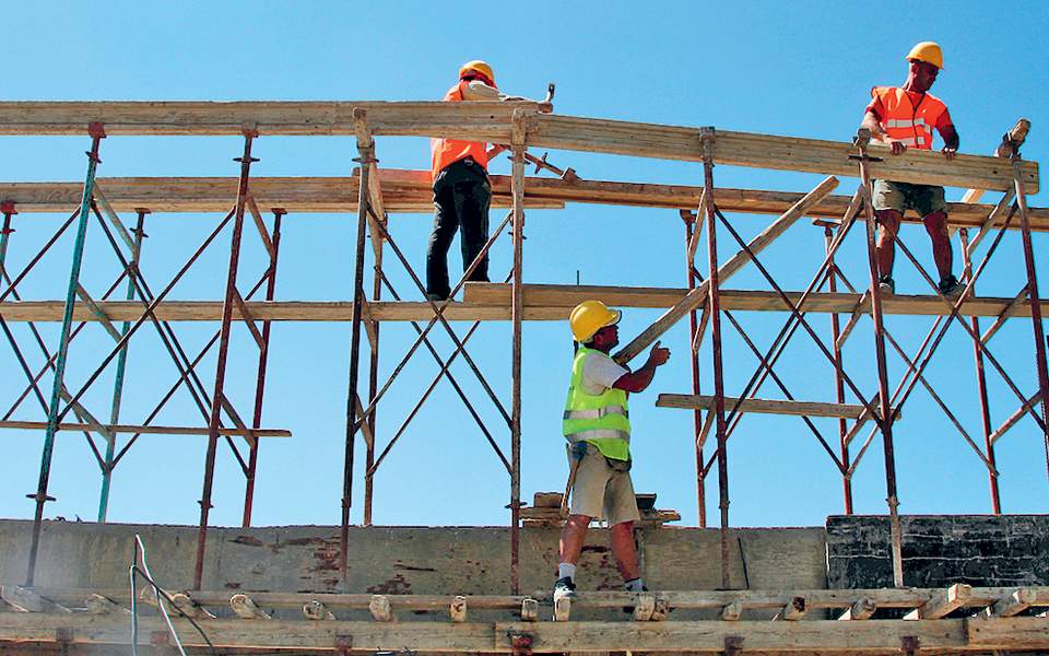 Υποχώρησε τον Ιανουάριο, μετά πολλούς μήνες αύξησης, η οικοδομική δραστηριότητα